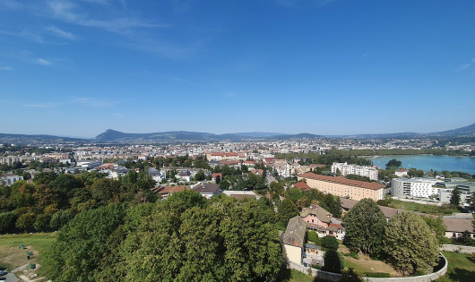 AlexSavoie, CC BY-SA 4.0 <https://creativecommons.org/licenses/by-sa/4.0>, via Wikimedia Commons