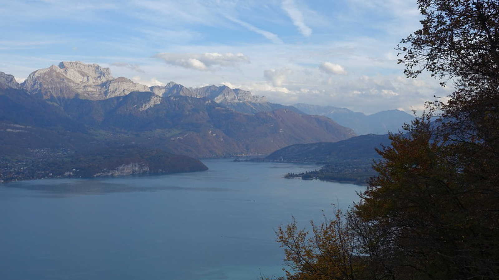 Vue sur la Tournette depuis la Croix du Crêt - https://creativecommons.org/licenses/by/2.0/