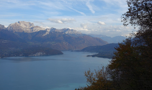 Vue sur la Tournette depuis la Croix du Crêt - https://creativecommons.org/licenses/by/2.0/