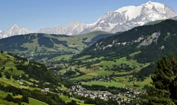 Le village et le Mont Blanc