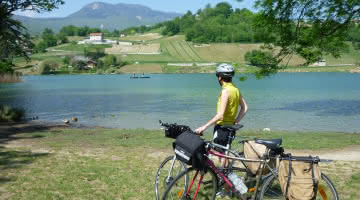 Arrêt cyclotouriste au Lac Saint André