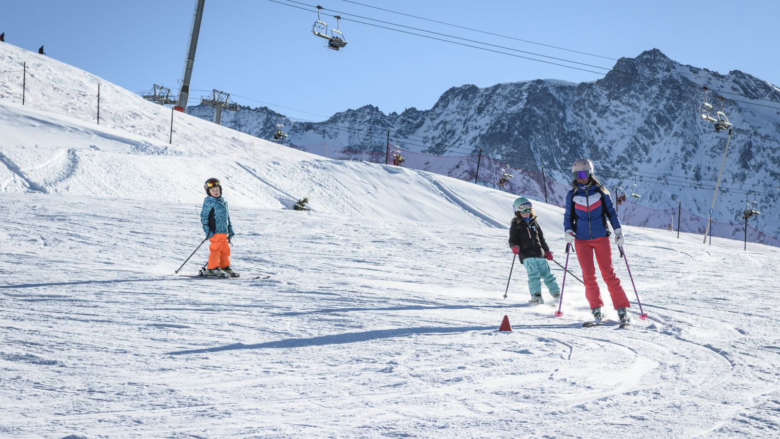 Parcours de progression à ski pour les débutants.