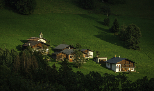 Hameau et chapelle de Saint Sauveur, Beaufortain, Savoie