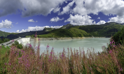 Lac et barrage de la Girotte, vallée d'Hauteluce