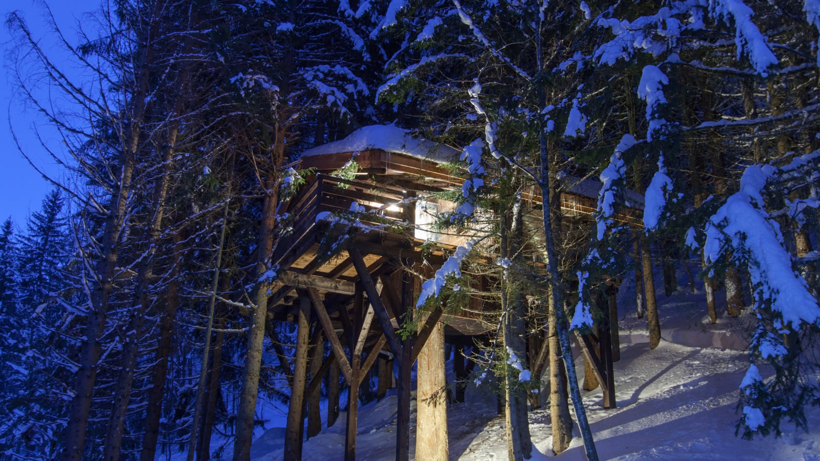 Cabanes entre Terre et Ciel - Extérieur en hiver de la Cabane Mont-Blanc