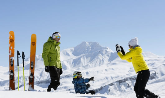 Famille au ski à Arêches-Beaufort
