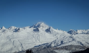 Panorama depuis les pistes avec vue sur le Mont Blanc
