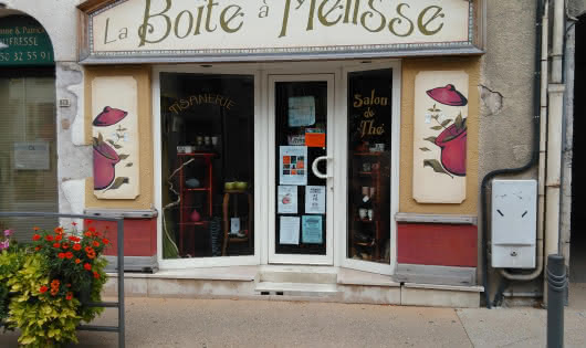 Tearoom shopwindow La Boite à Mélisse